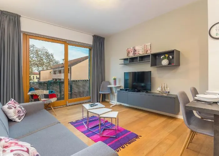 Appartments Strawberry 게스트하우스 4*