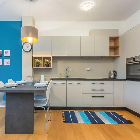 Appartments Strawberry 招待所 4*